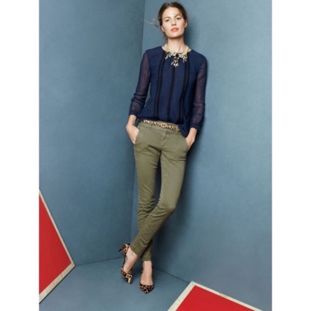 J.CREW 6 Blue Swiss Clip Dot Button Back Top